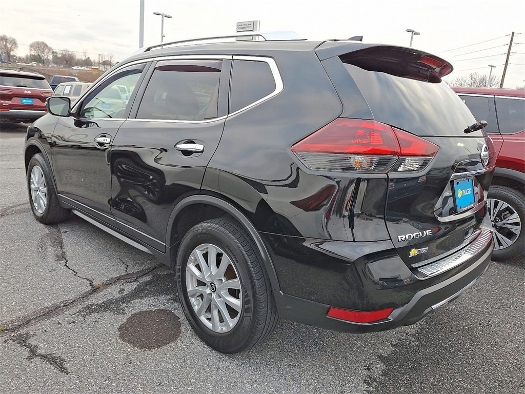 2018 Nissan Rogue SV - Photo 4