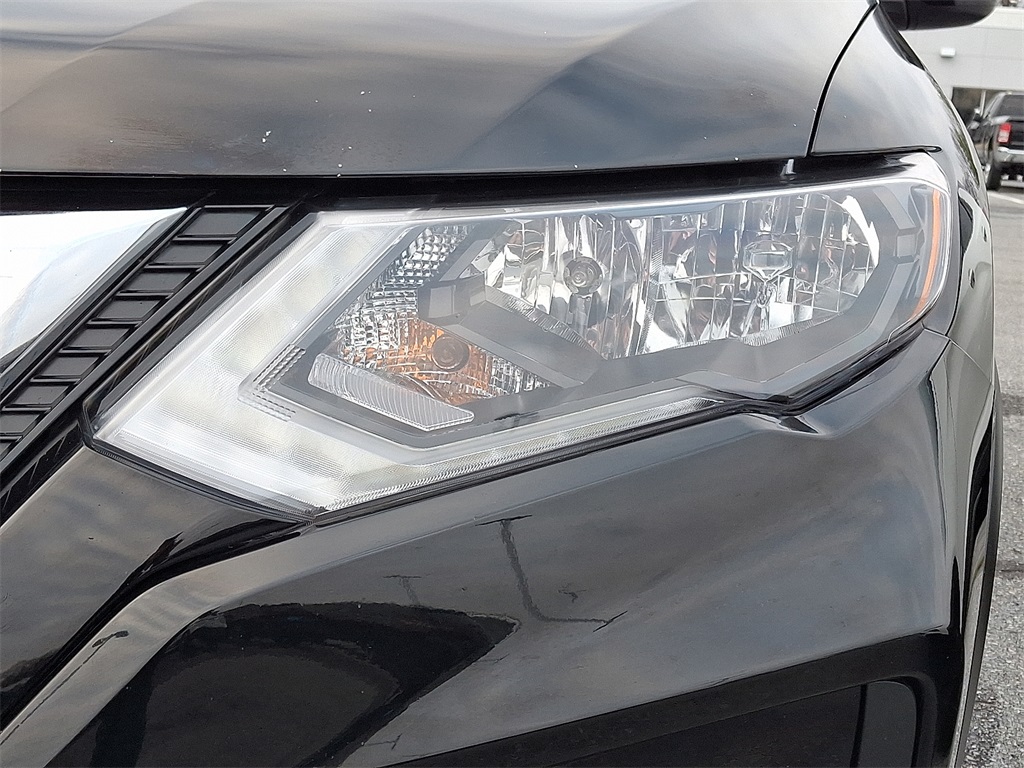 2018 Nissan Rogue SV - Photo 8