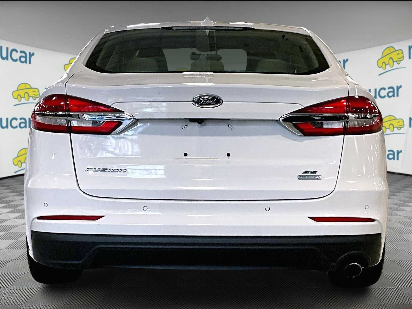 2019 Ford Fusion SE - Photo 5