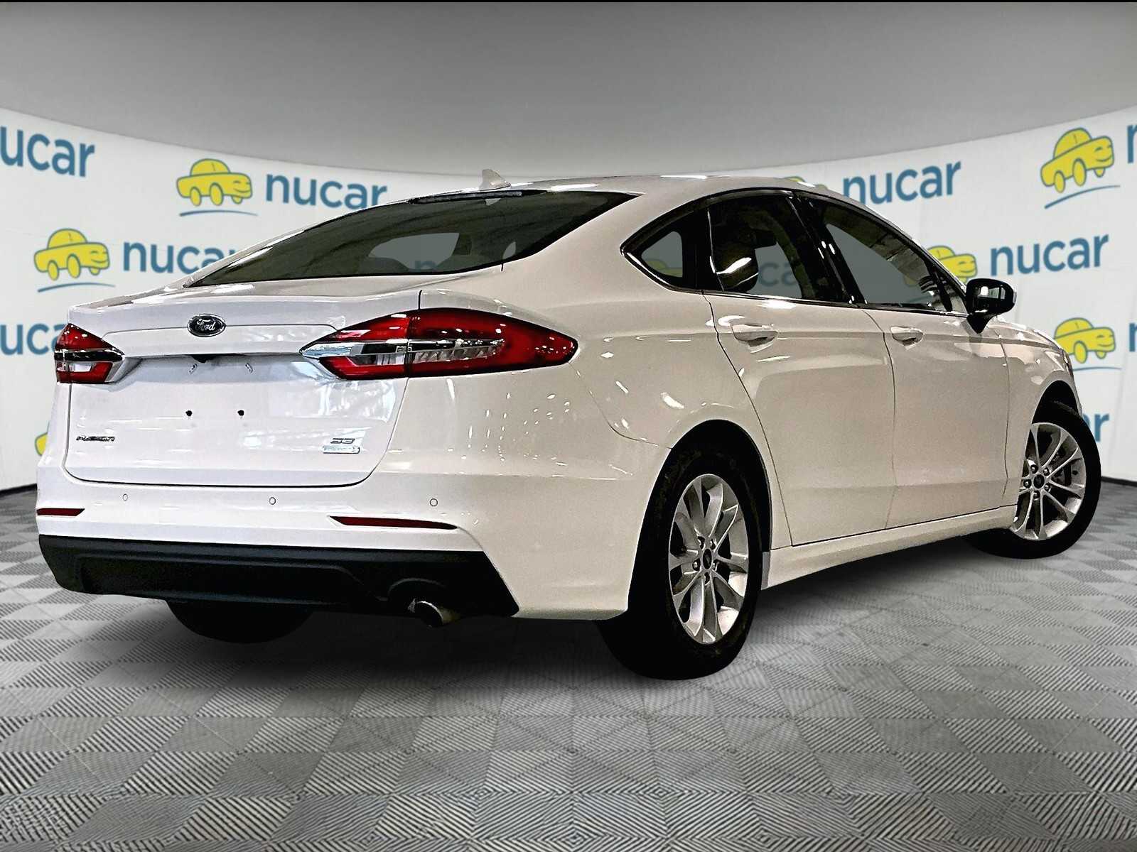2019 Ford Fusion SE - Photo 6
