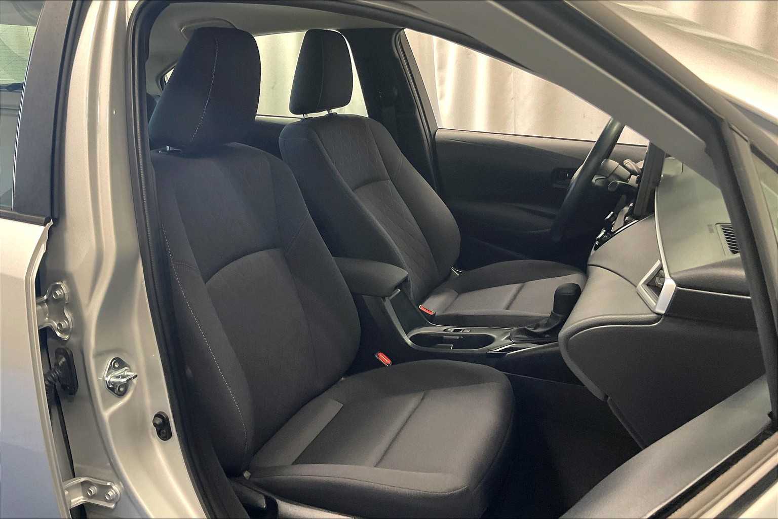 2024 Toyota Corolla LE - Photo 11
