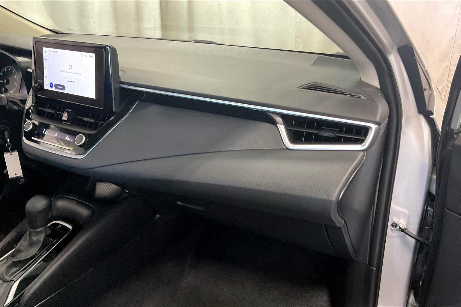 2024 Toyota Corolla LE - Photo 13