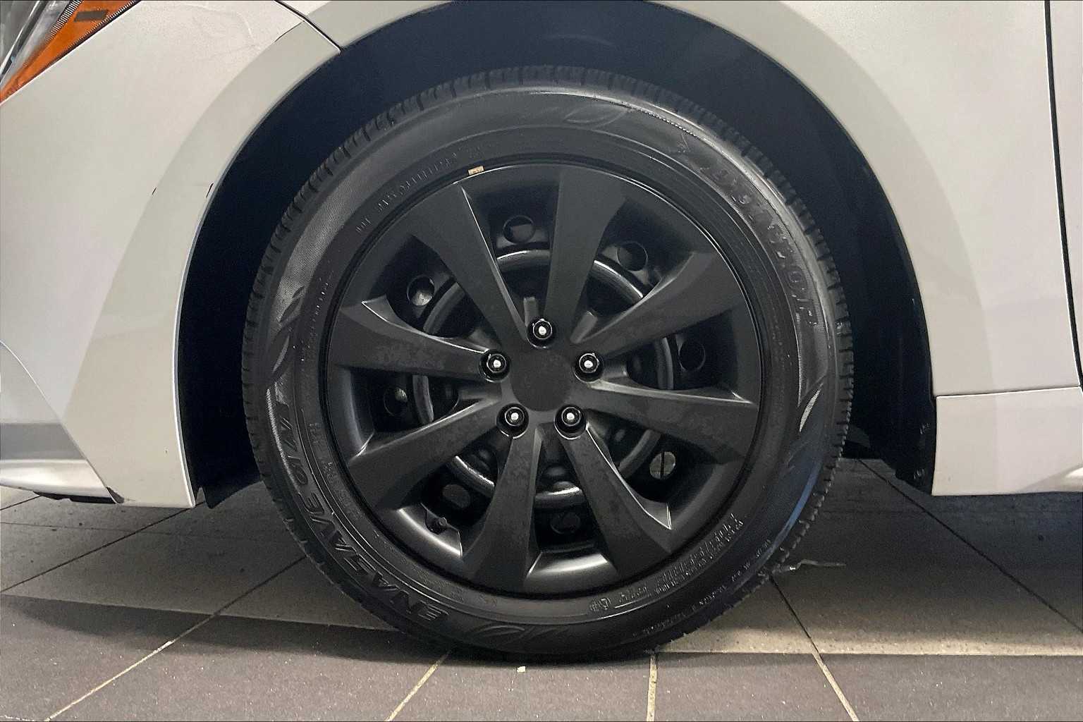 2024 Toyota Corolla LE - Photo 7