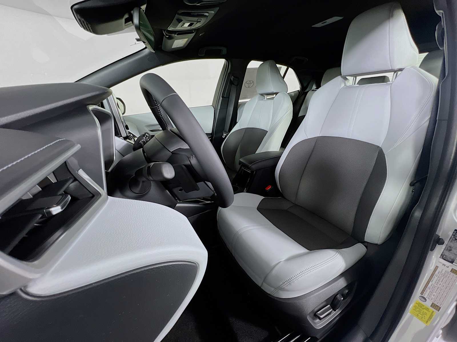 2025 Toyota Corolla XSE - Photo 12