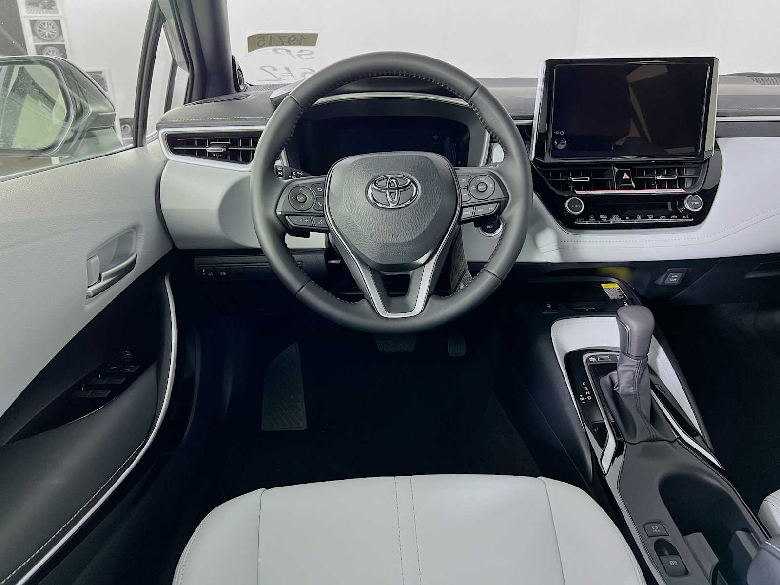 2025 Toyota Corolla XSE - Photo 14