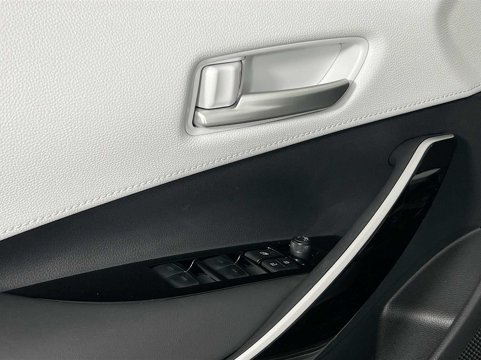 2025 Toyota Corolla XSE - Photo 15