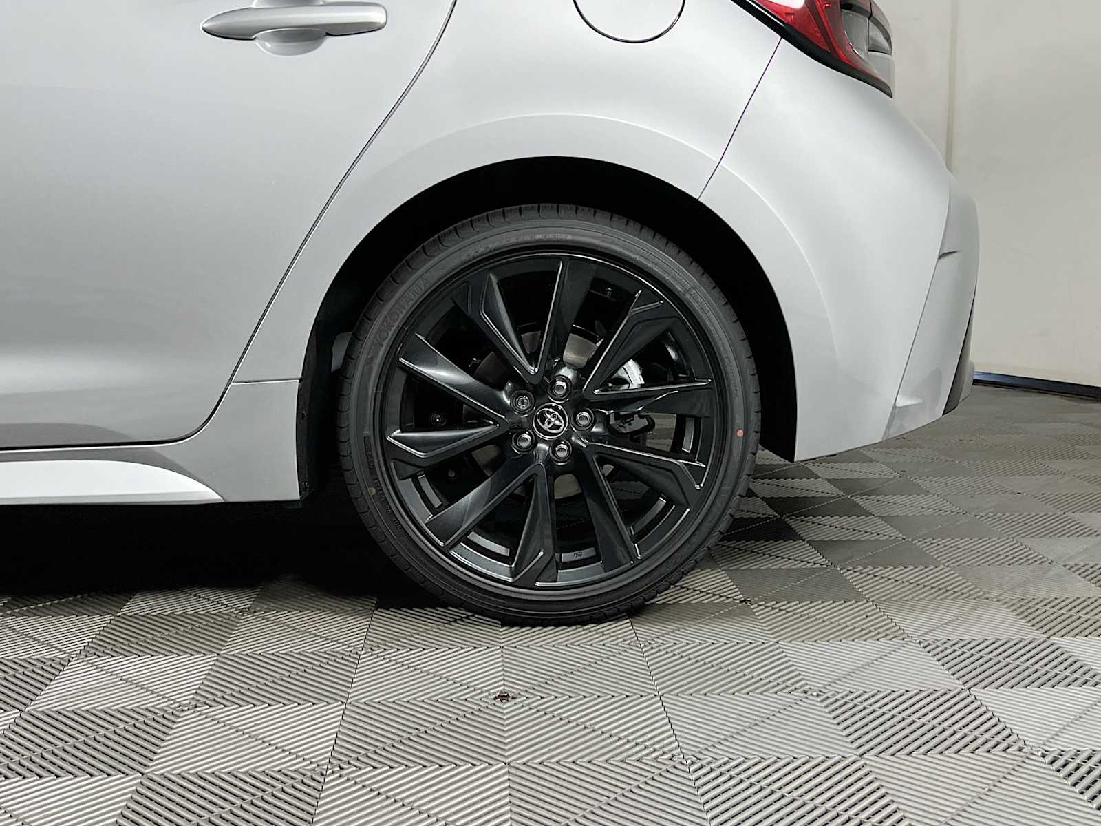 2025 Toyota Corolla XSE - Photo 18