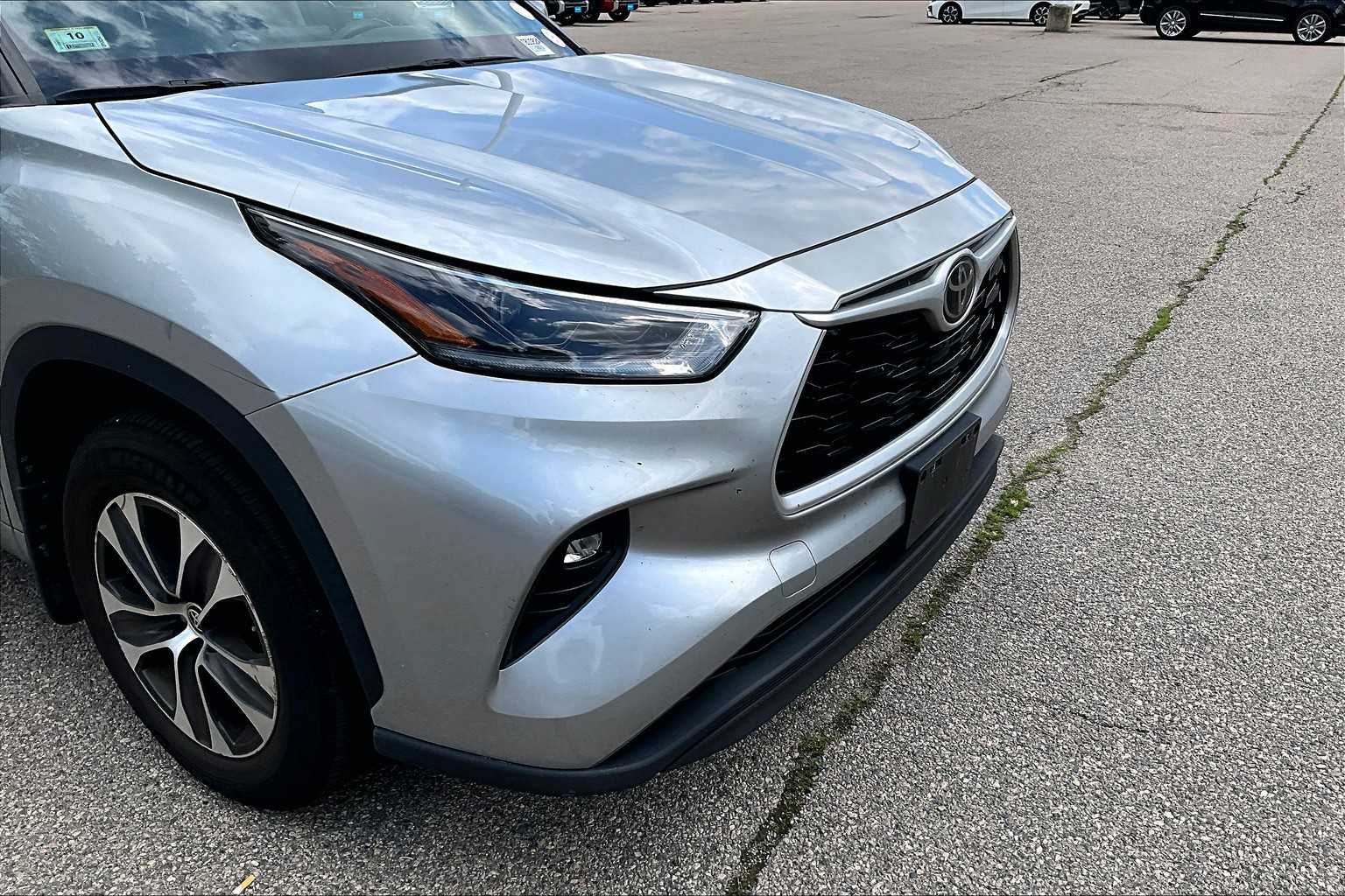 2021 Toyota Highlander XLE - Photo 5