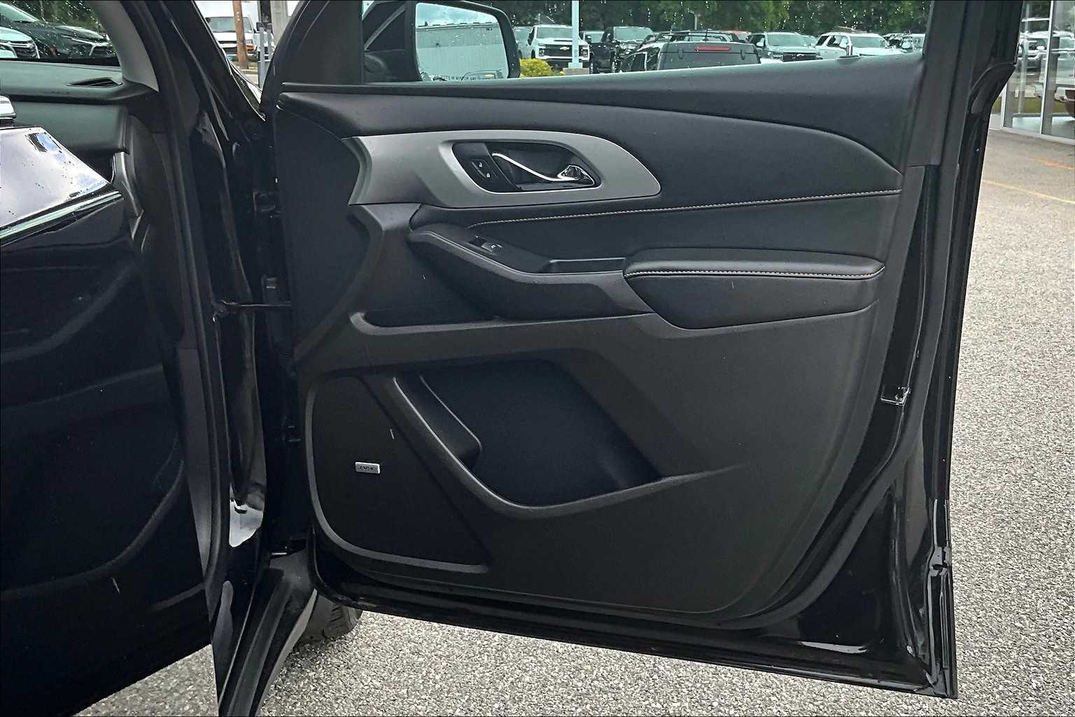 2021 Chevrolet Traverse LT Leather - Photo 12