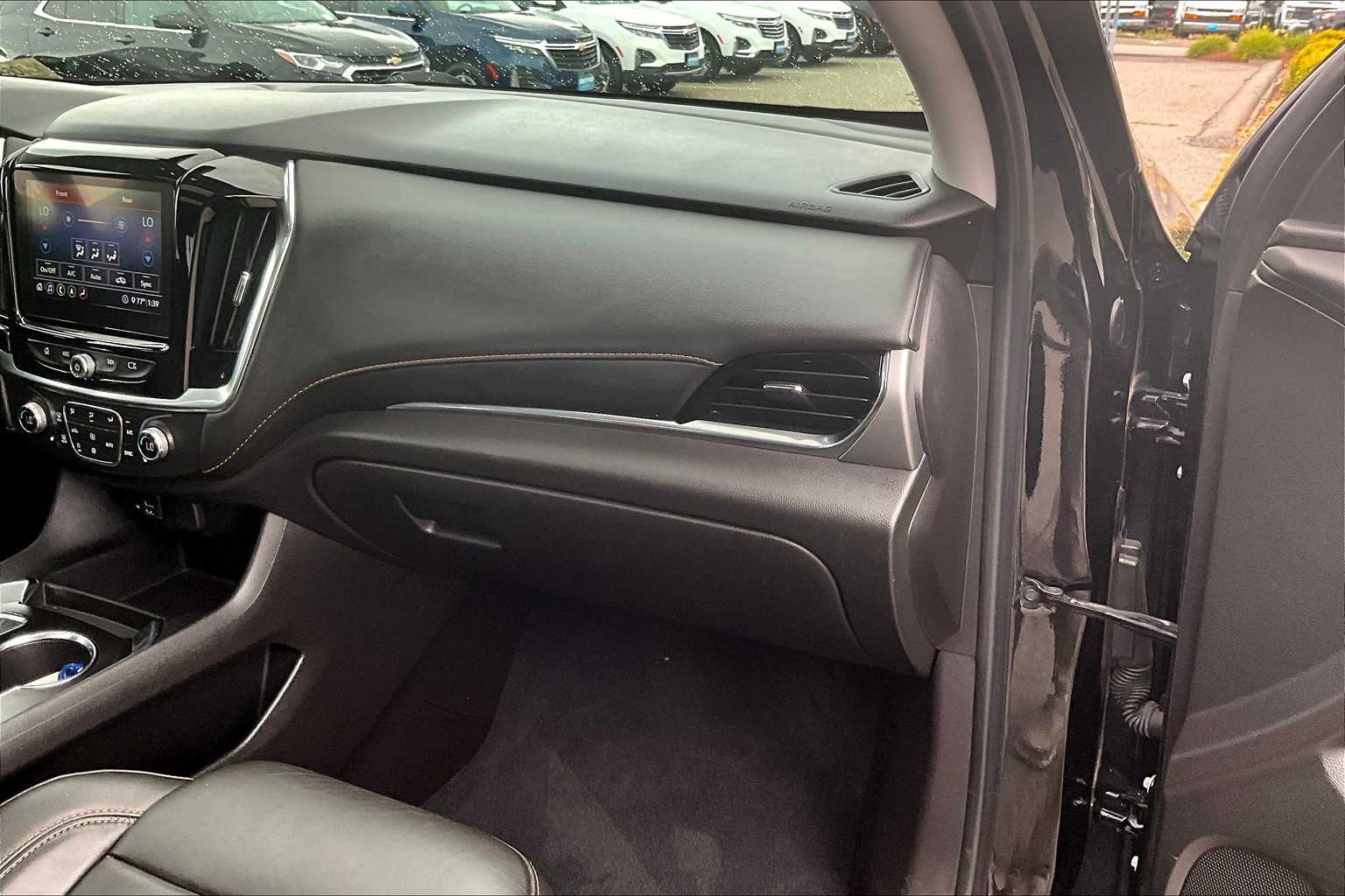 2021 Chevrolet Traverse LT Leather - Photo 13