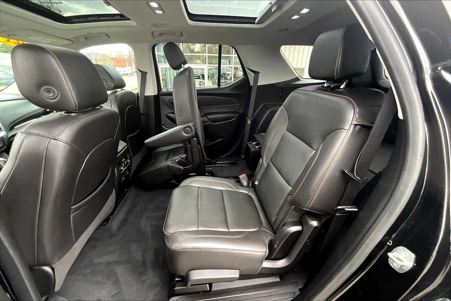 2021 Chevrolet Traverse LT Leather - Photo 15