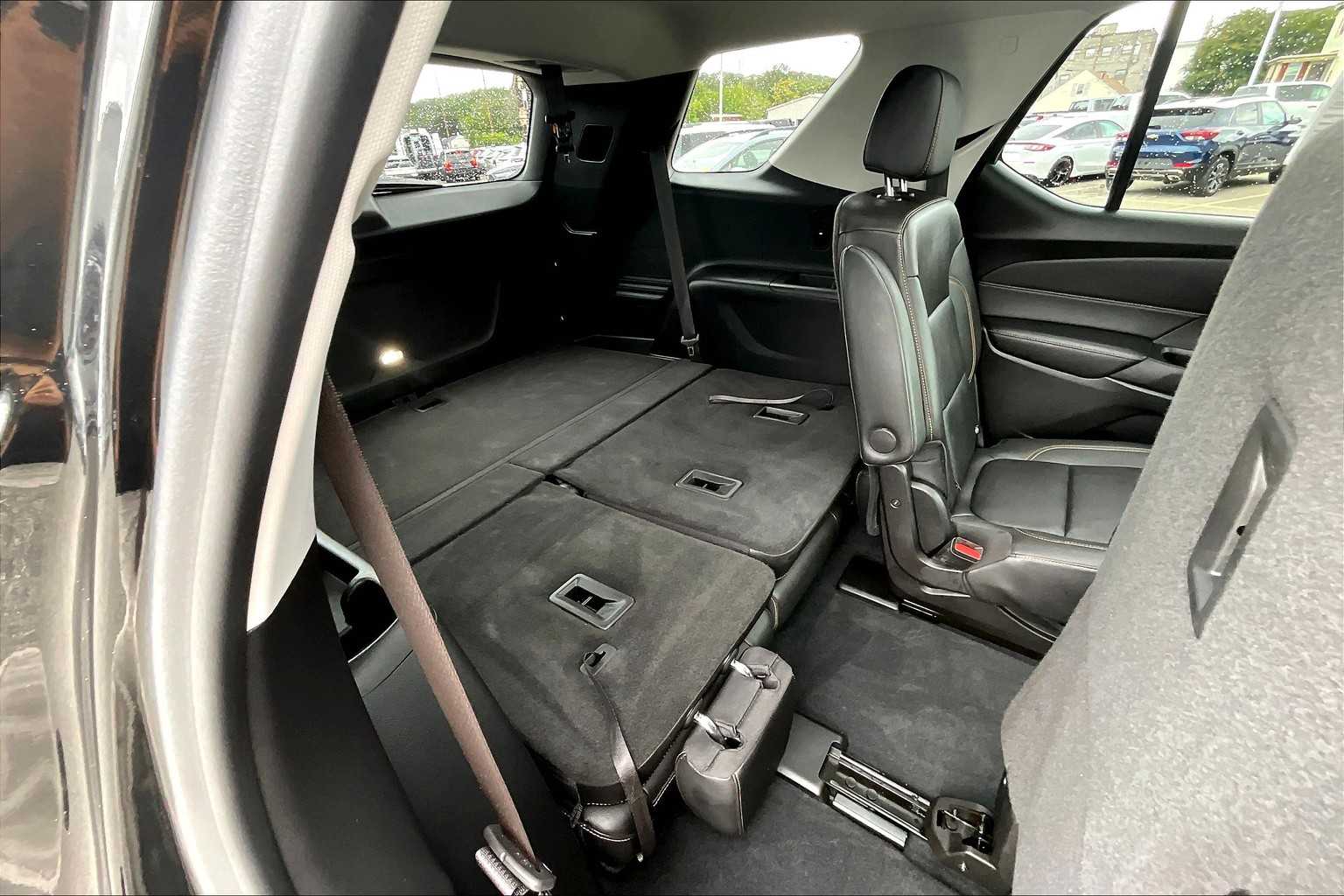 2021 Chevrolet Traverse LT Leather - Photo 17