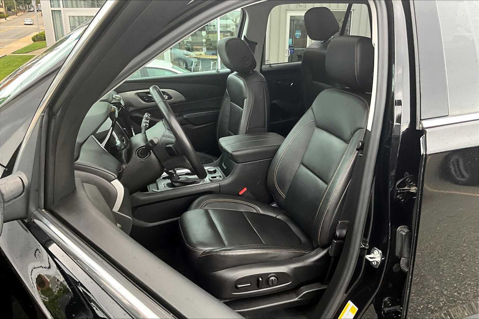 2021 Chevrolet Traverse LT Leather - Photo 10