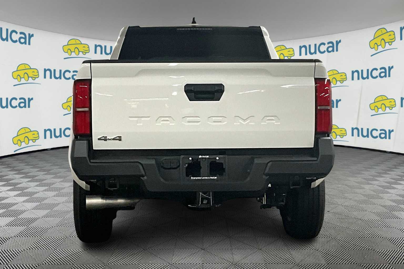 2025 Toyota Tacoma SR - Photo 6