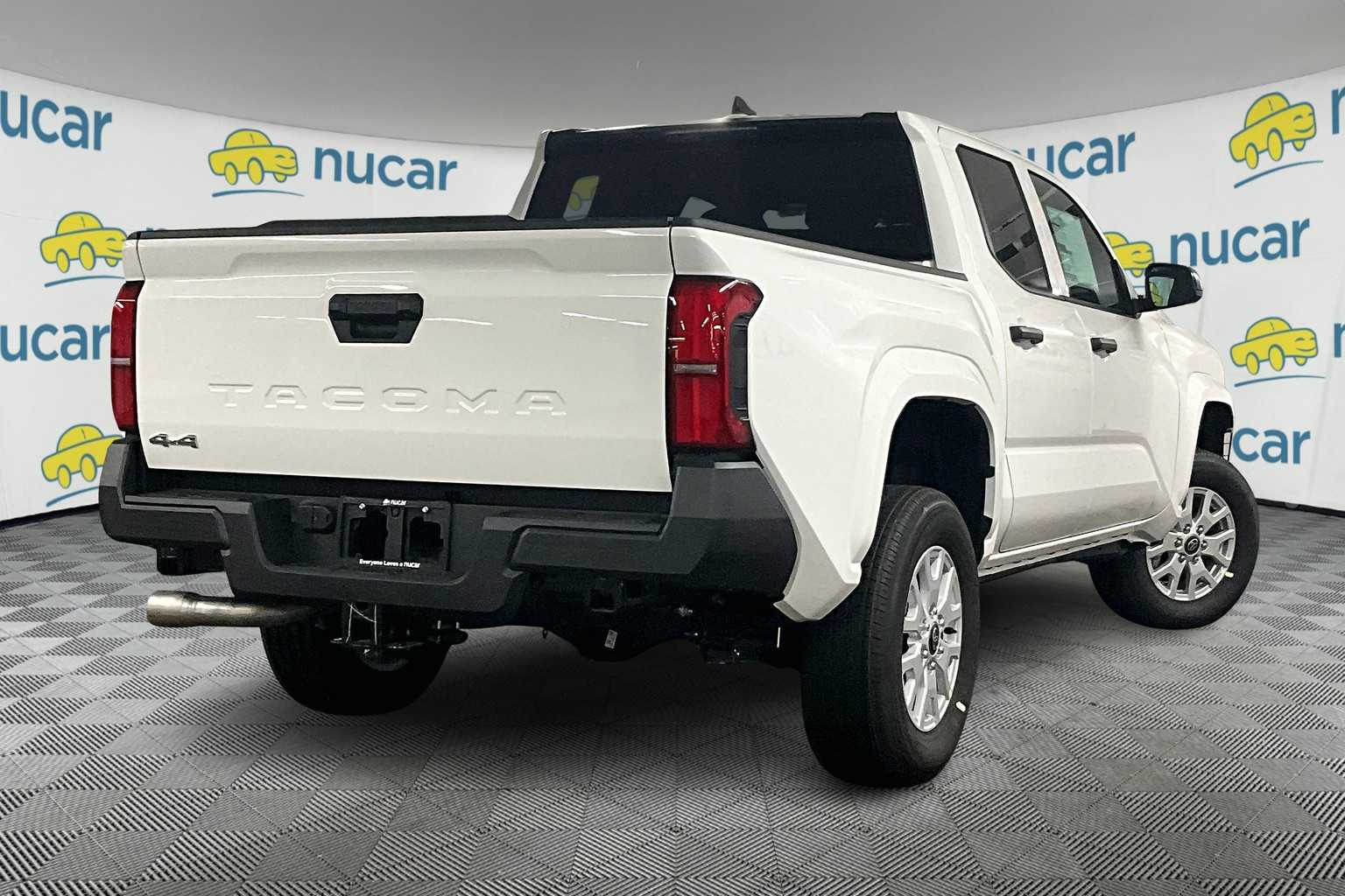 2025 Toyota Tacoma SR - Photo 7