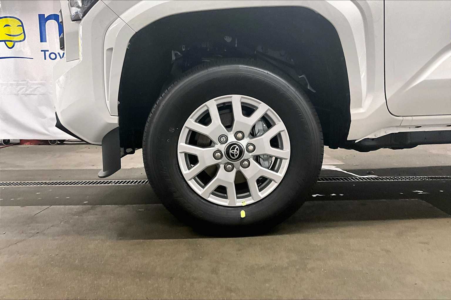 2025 Toyota Tacoma SR - Photo 8