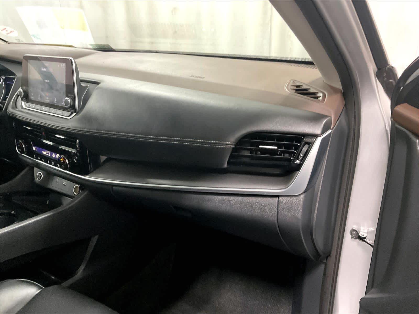 2023 Nissan Rogue SV - Photo 13