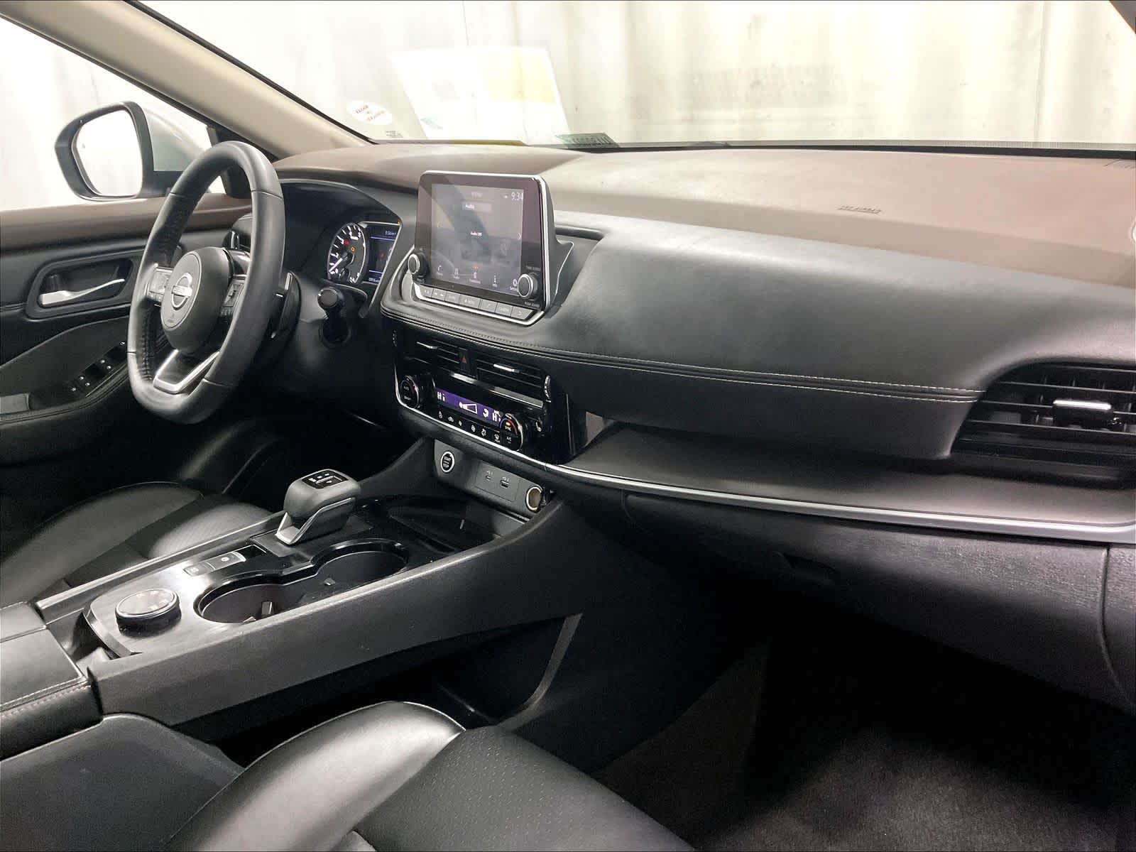 2023 Nissan Rogue SV - Photo 14