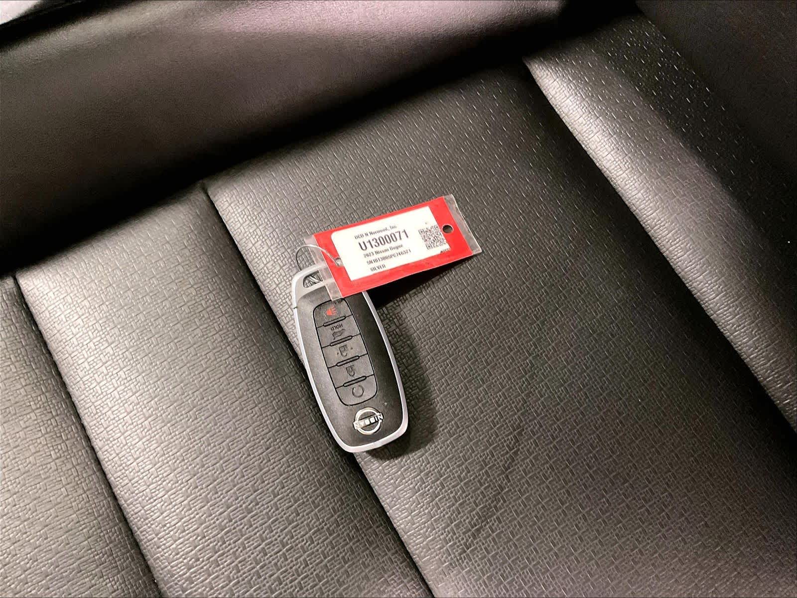 2023 Nissan Rogue SV - Photo 30