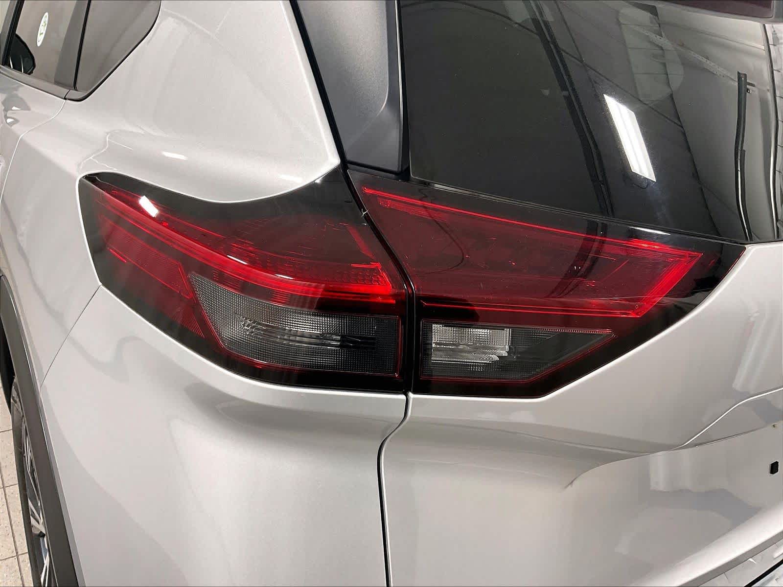 2023 Nissan Rogue SV - Photo 33