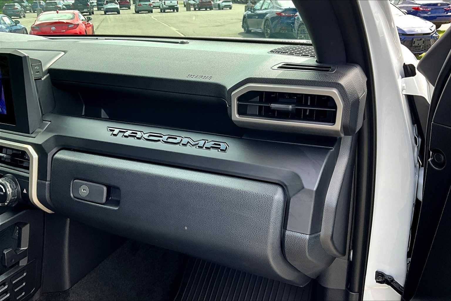 2025 Toyota Tacoma SR - Photo 13
