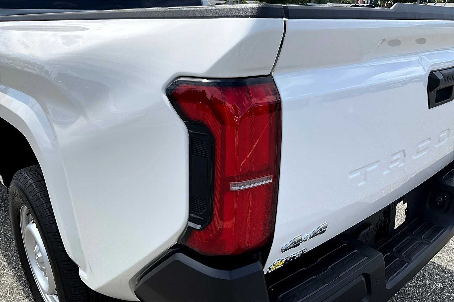 2025 Toyota Tacoma SR - Photo 33