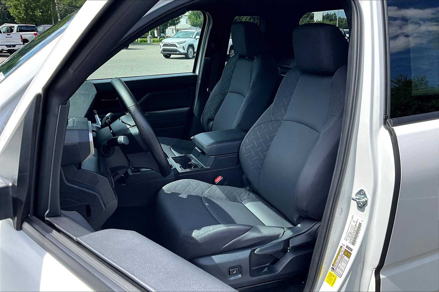 2025 Toyota Tacoma SR - Photo 10