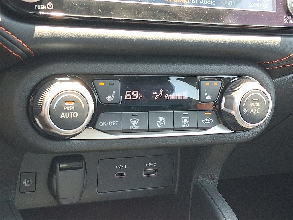2025 Nissan Versa 1.6 SR - Photo 11