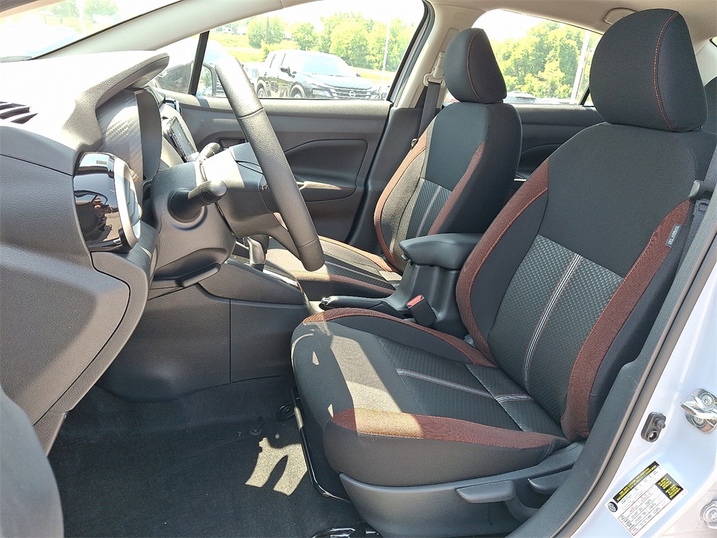 2025 Nissan Versa 1.6 SR - Photo 9