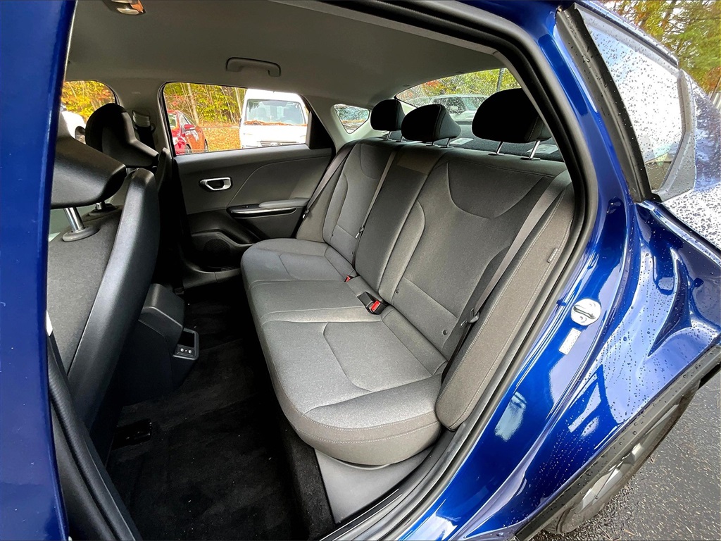 2025 Kia K4 LXS - Photo 15