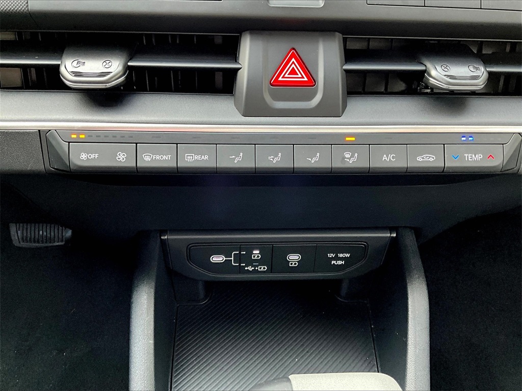 2025 Kia K4 LXS - Photo 26