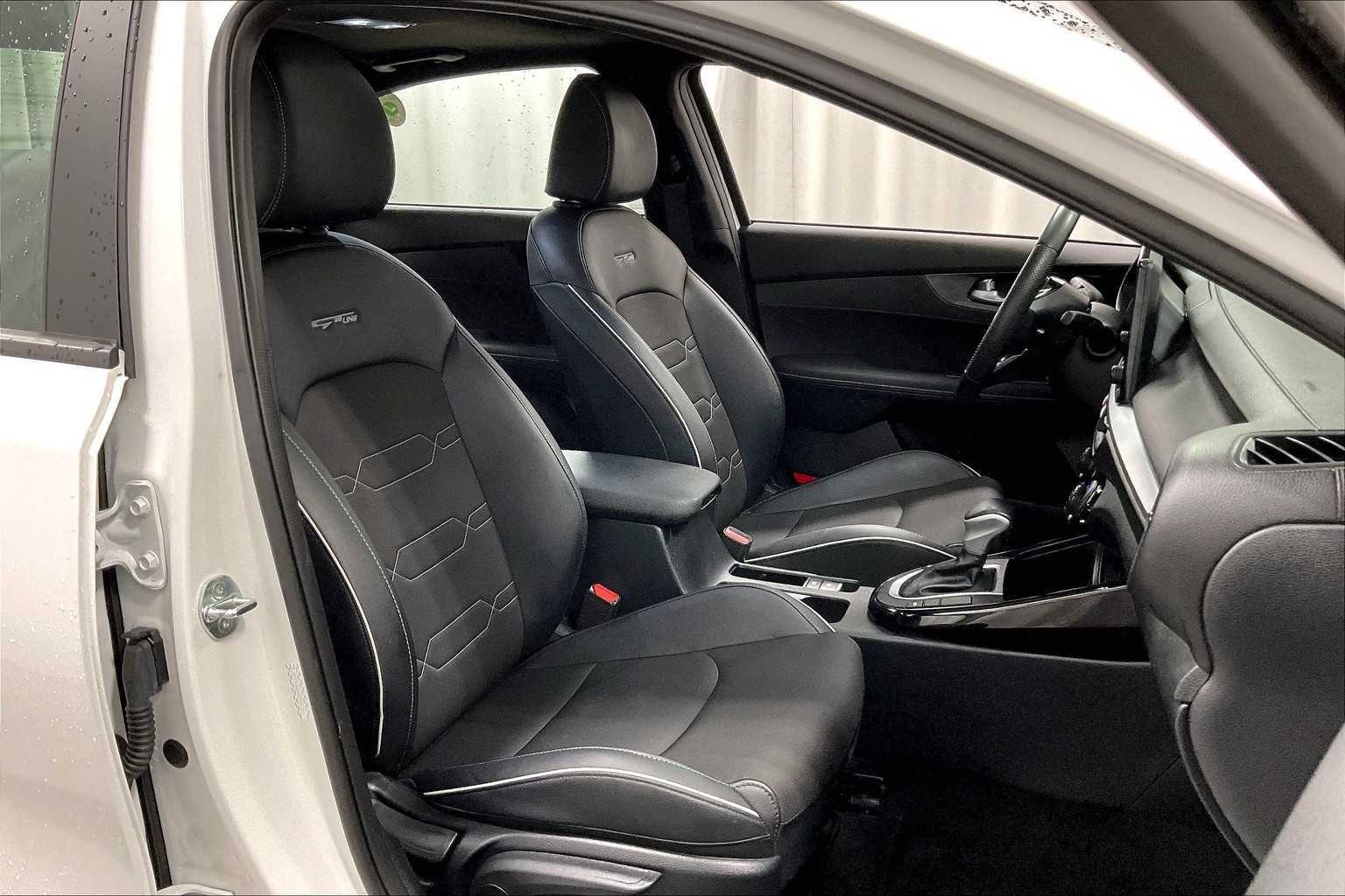 2022 Kia Forte GT-Line - Photo 11