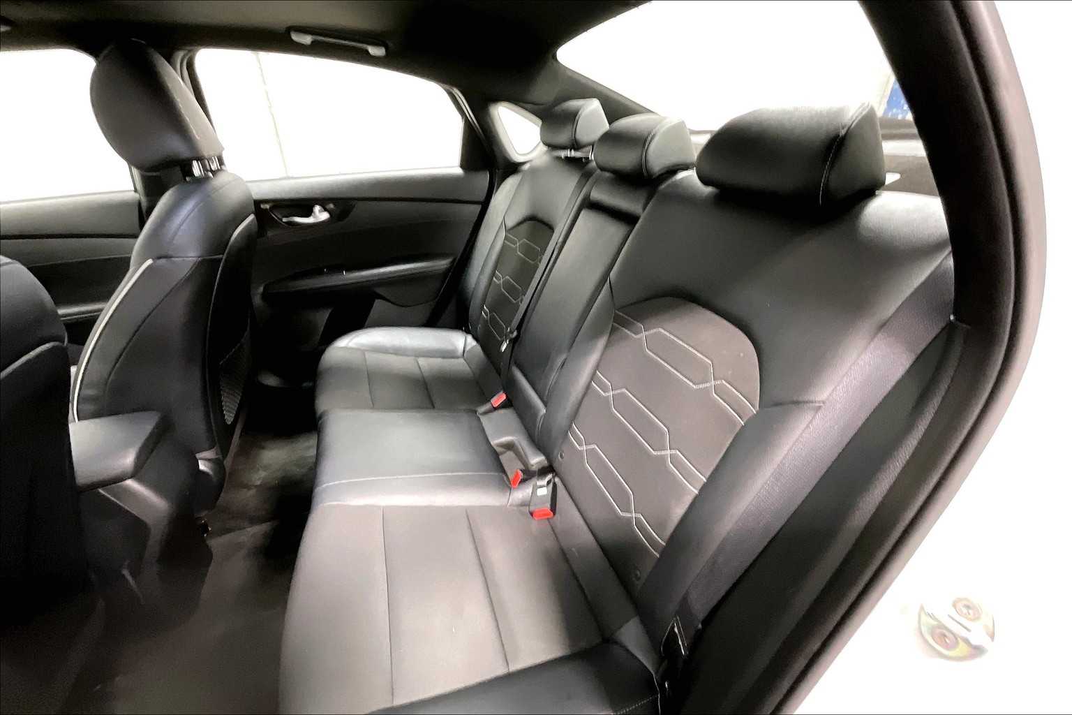 2022 Kia Forte GT-Line - Photo 15