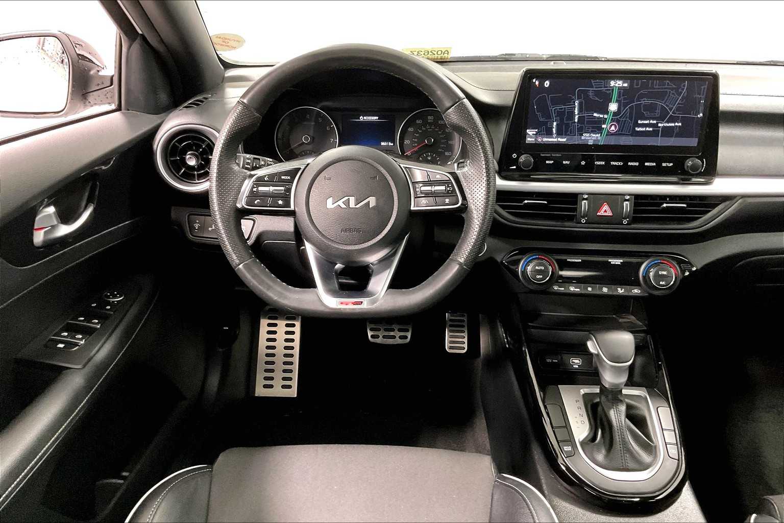 2022 Kia Forte GT-Line - Photo 17