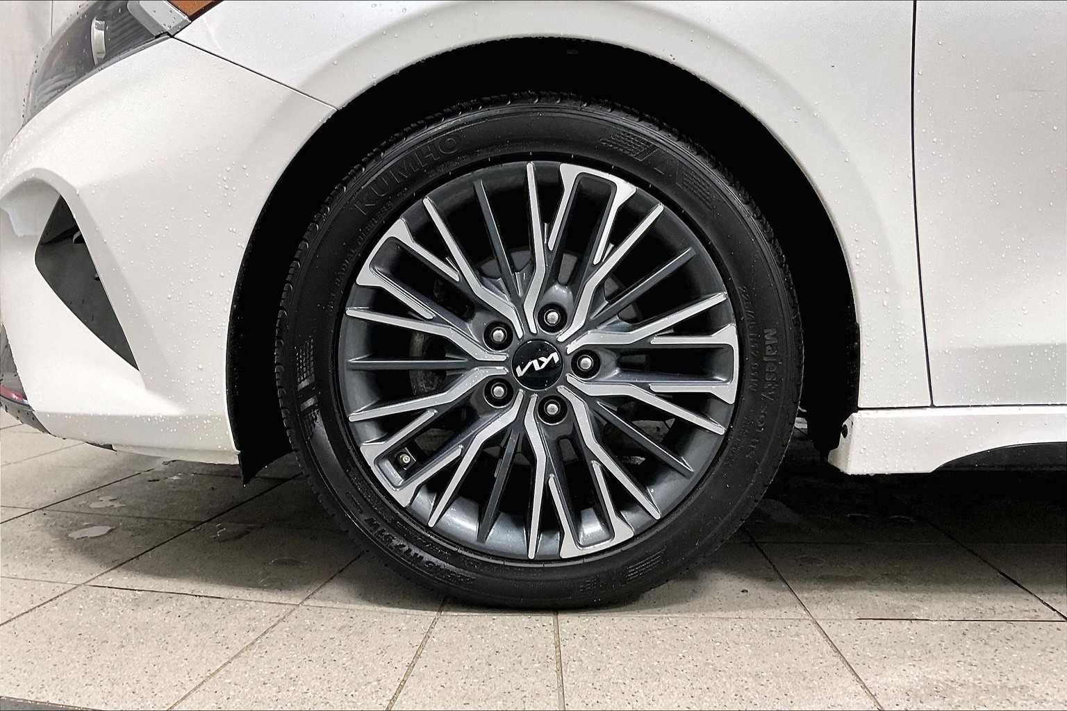 2022 Kia Forte GT-Line - Photo 7