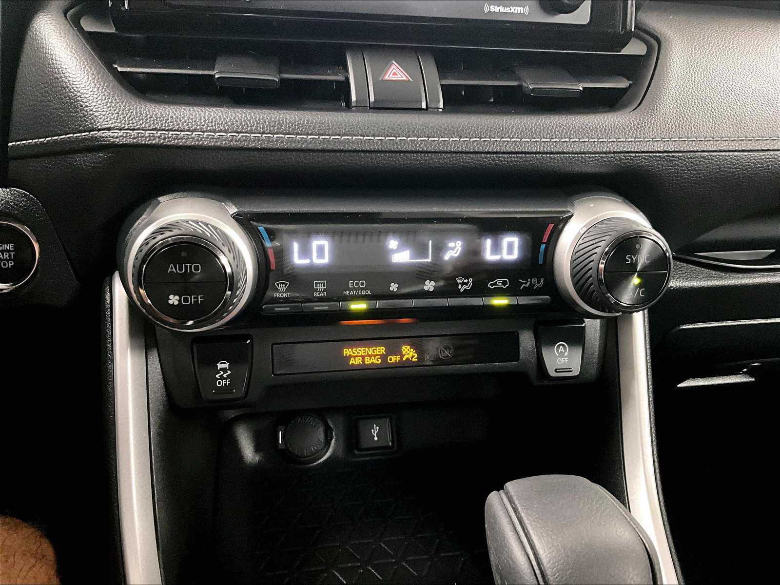2022 Toyota RAV4 XLE - Photo 25
