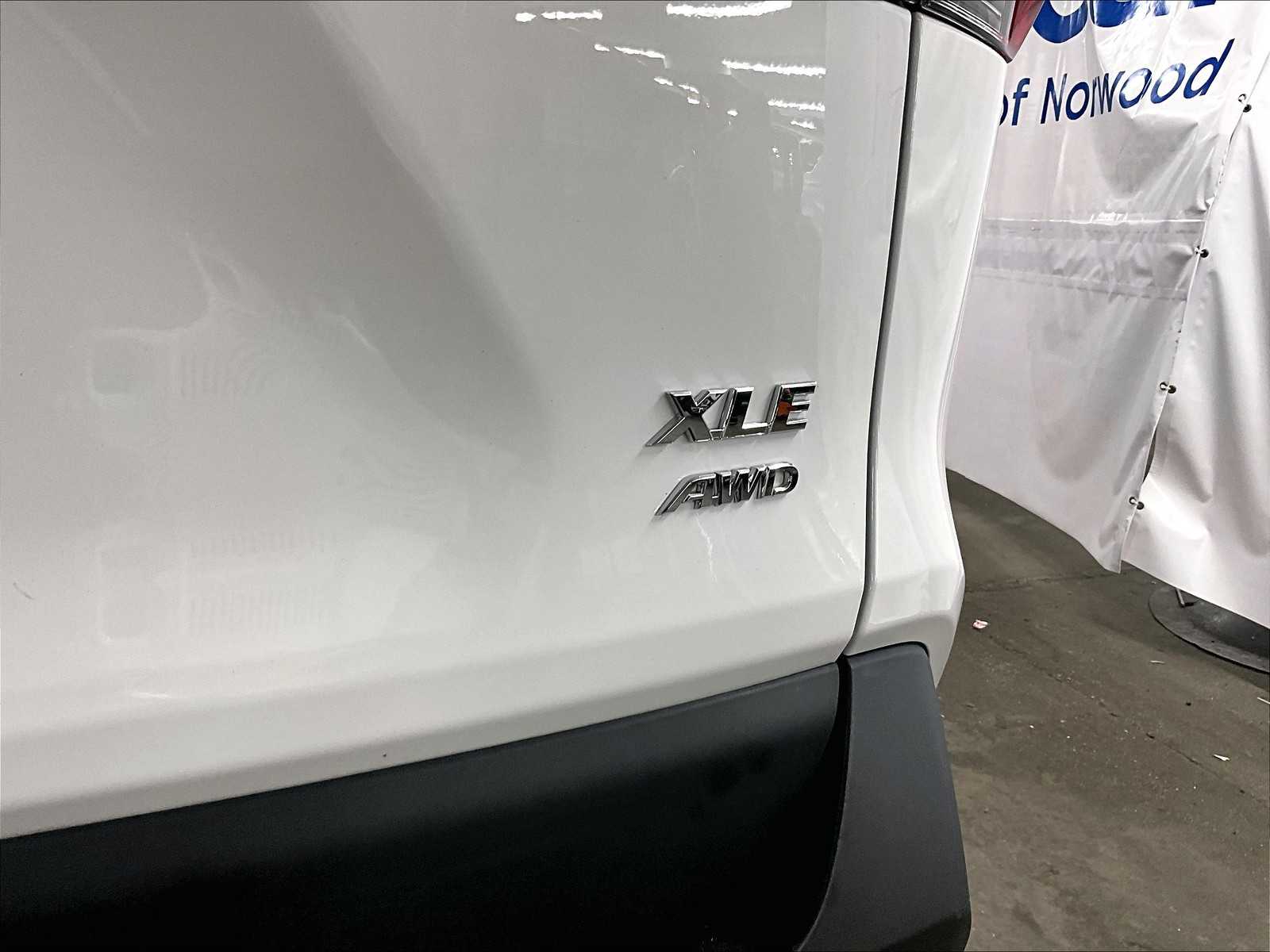2022 Toyota RAV4 XLE - Photo 28