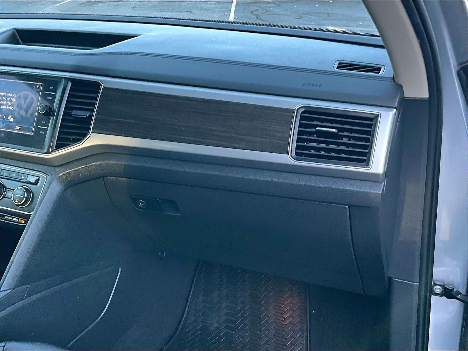 2019 Volkswagen Atlas 3.6L V6 SE w/Technology - Photo 13