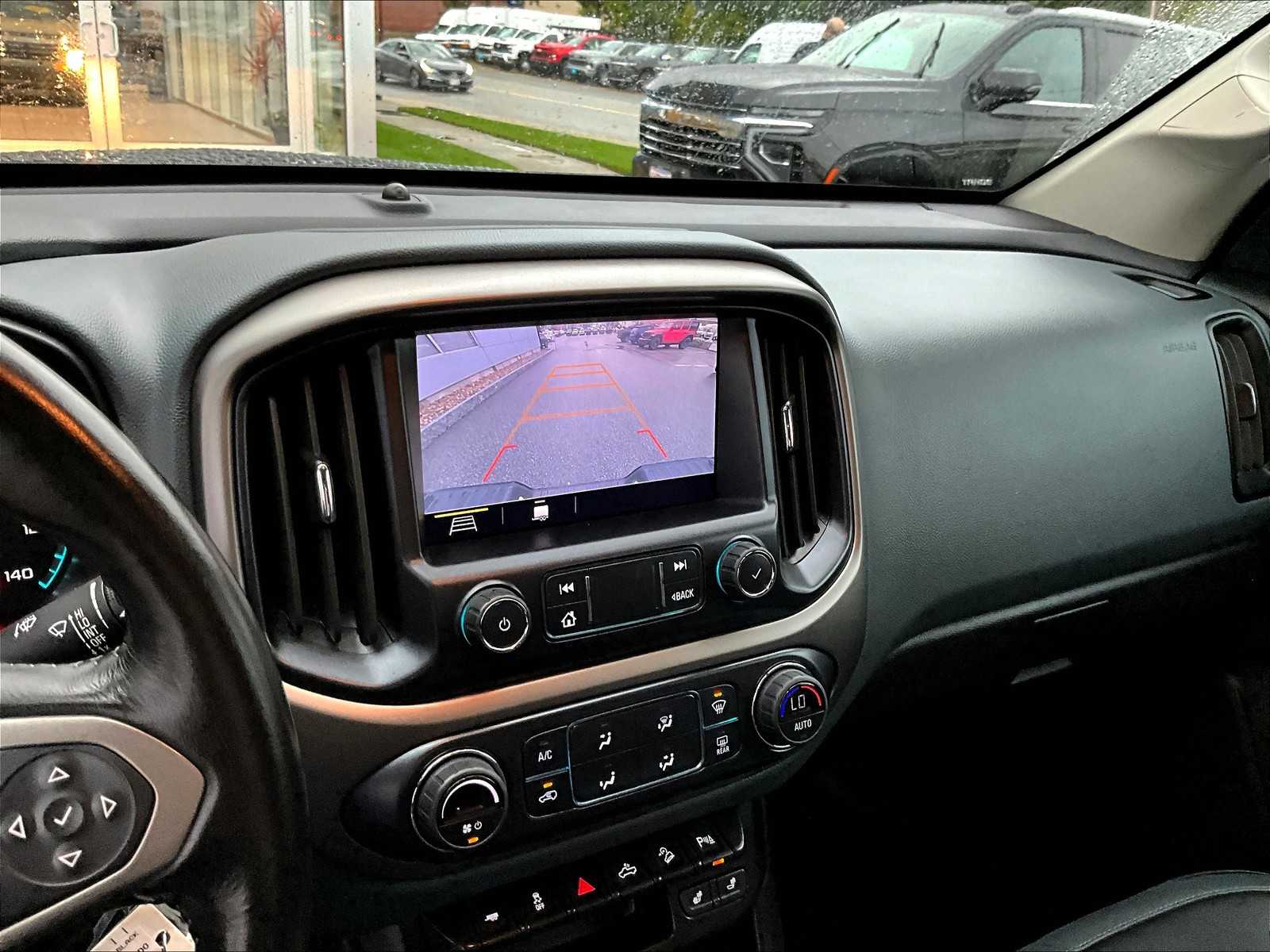 2022 Chevrolet Colorado 4WD Z71 - Photo 19