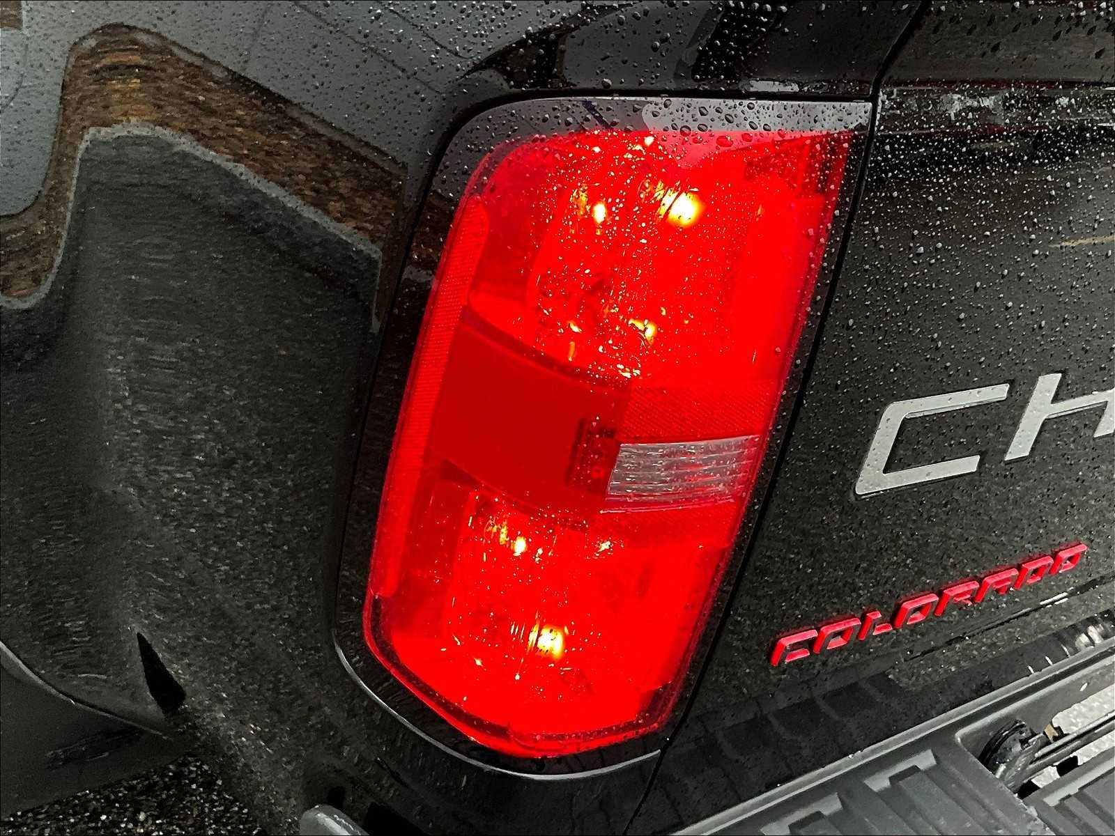 2022 Chevrolet Colorado 4WD Z71 - Photo 34