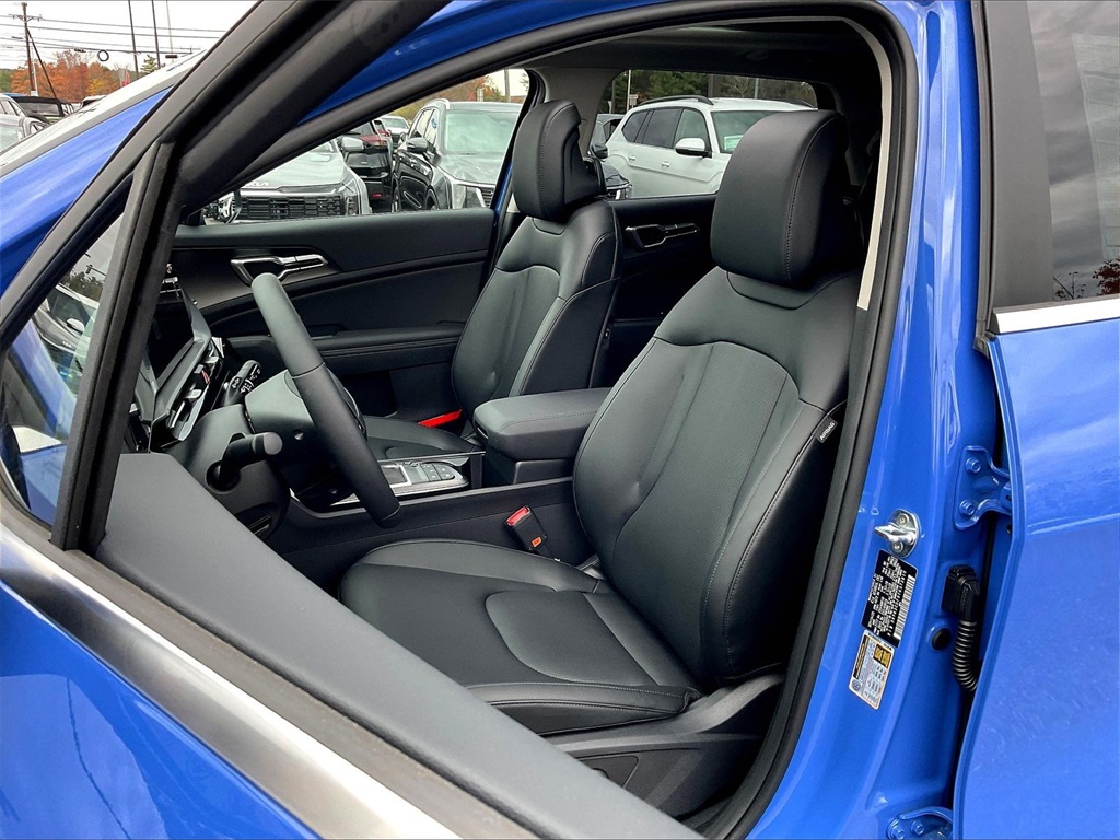 2026 Kia Sportage EX - Photo 11