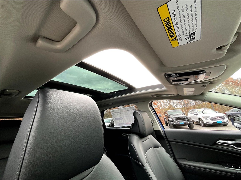 2026 Kia Sportage EX - Photo 18