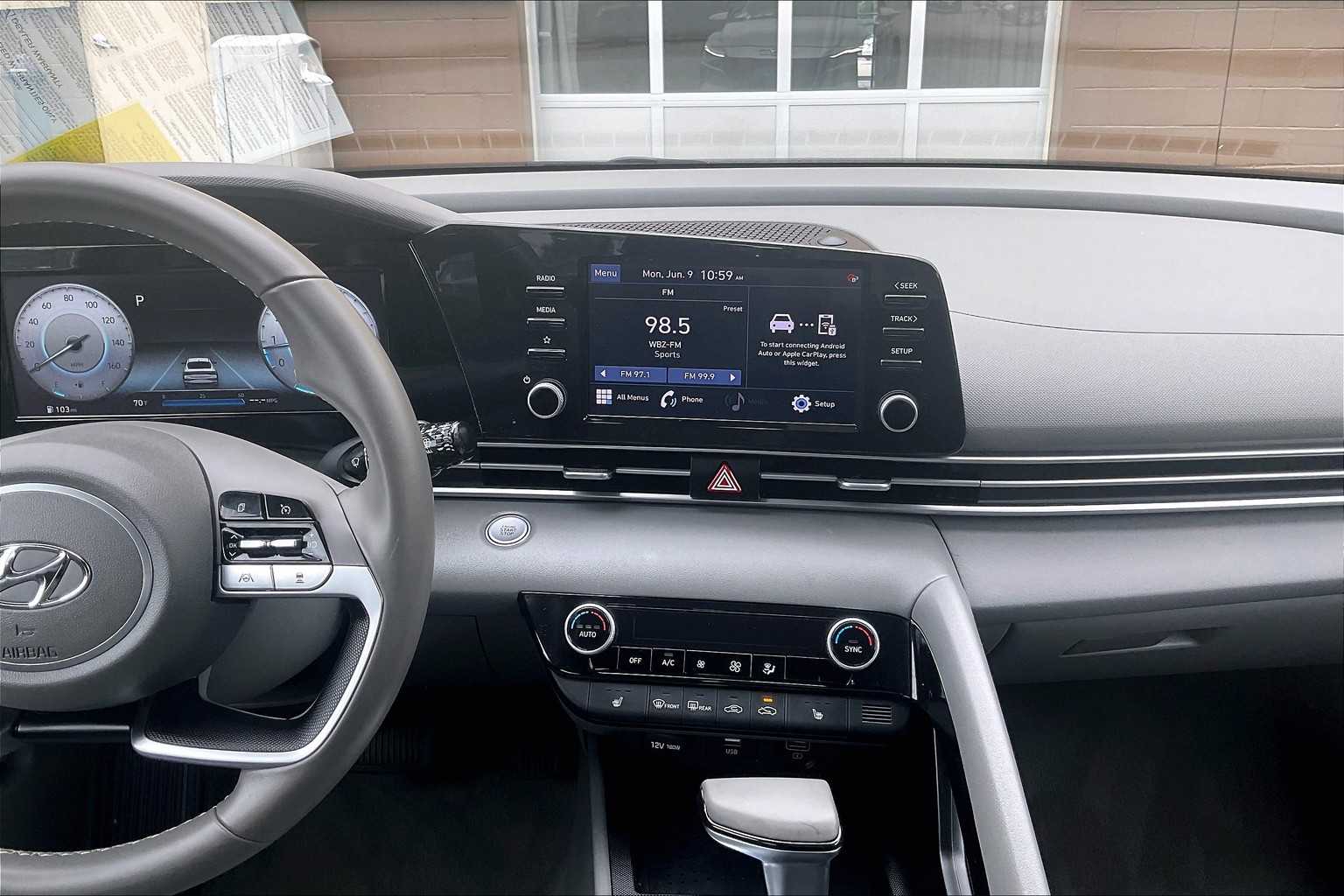 2022 Hyundai Elantra SEL - Photo 18