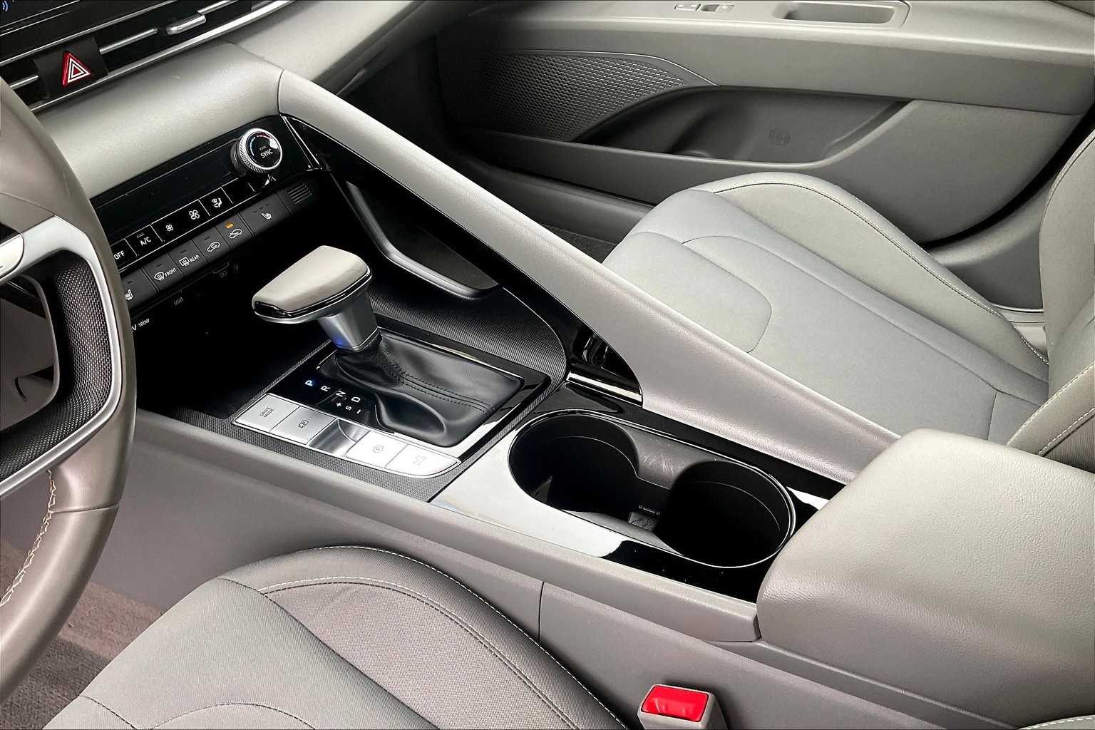 2022 Hyundai Elantra SEL - Photo 20