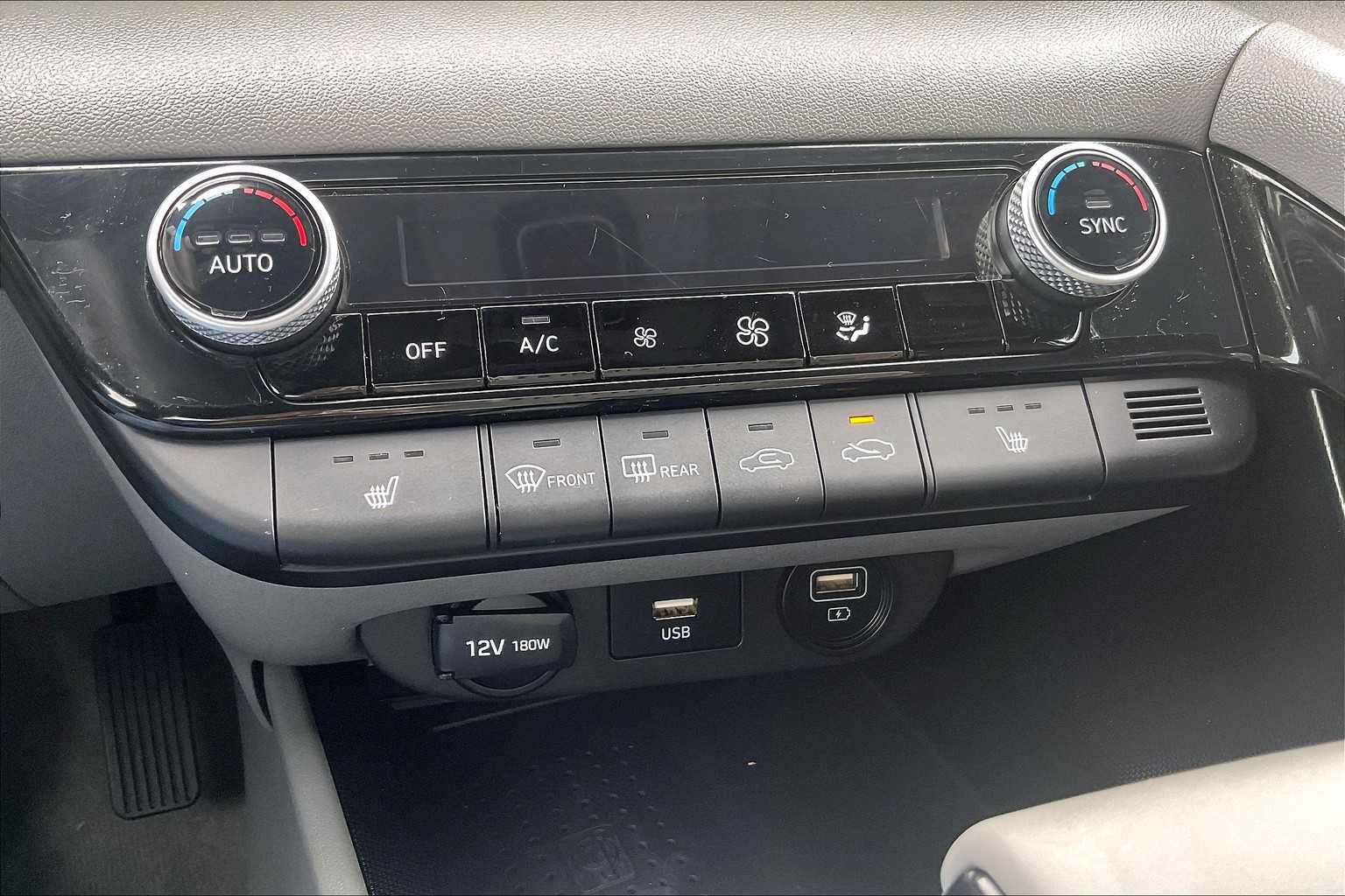 2022 Hyundai Elantra SEL - Photo 25