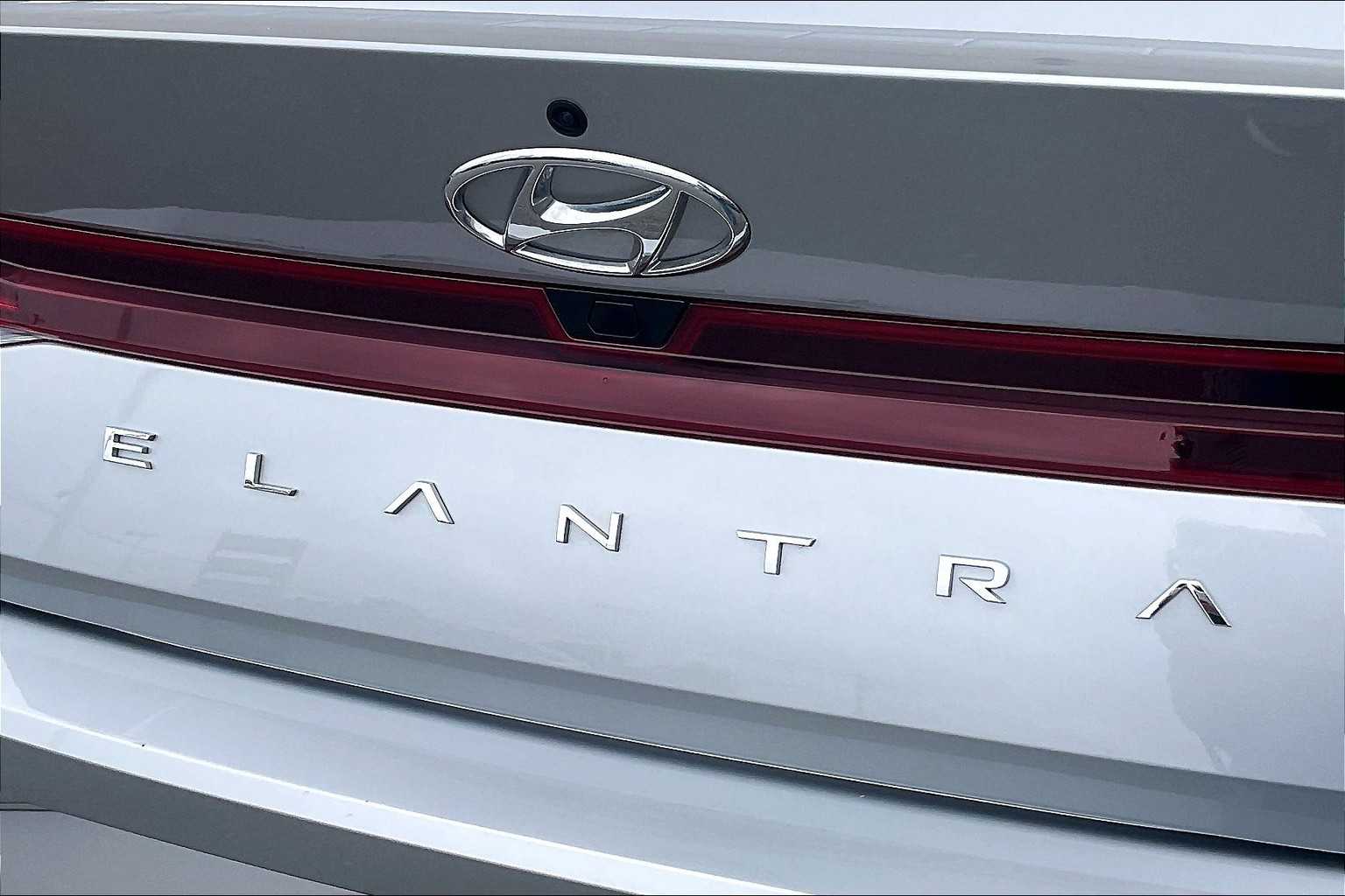 2022 Hyundai Elantra SEL - Photo 28