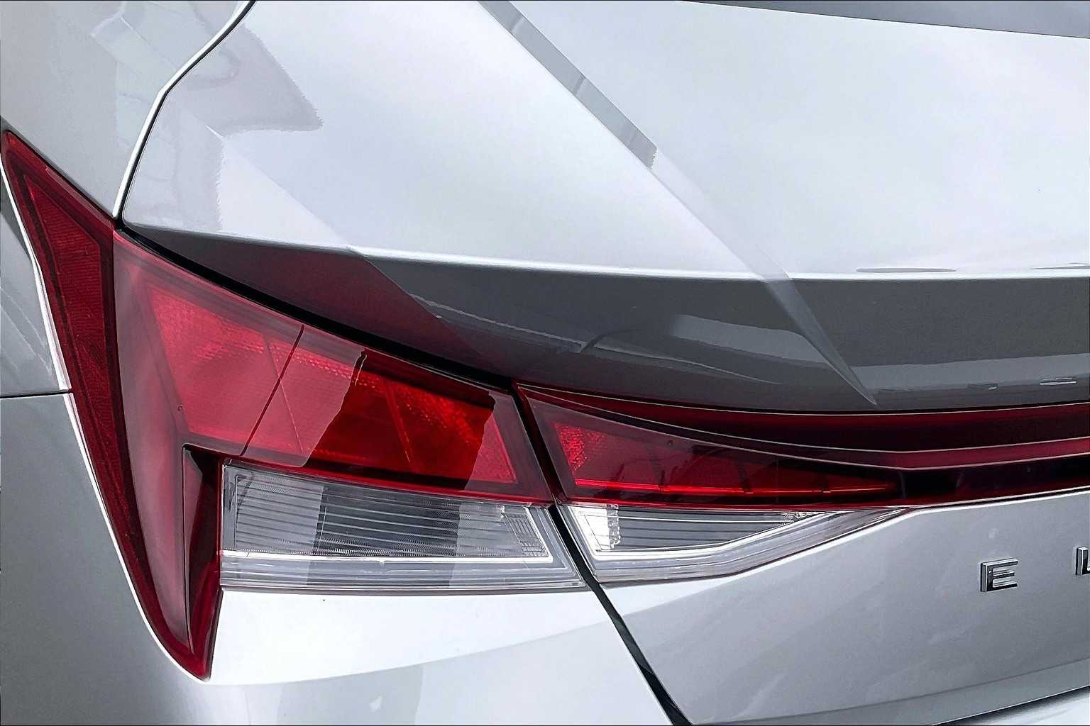2022 Hyundai Elantra SEL - Photo 33