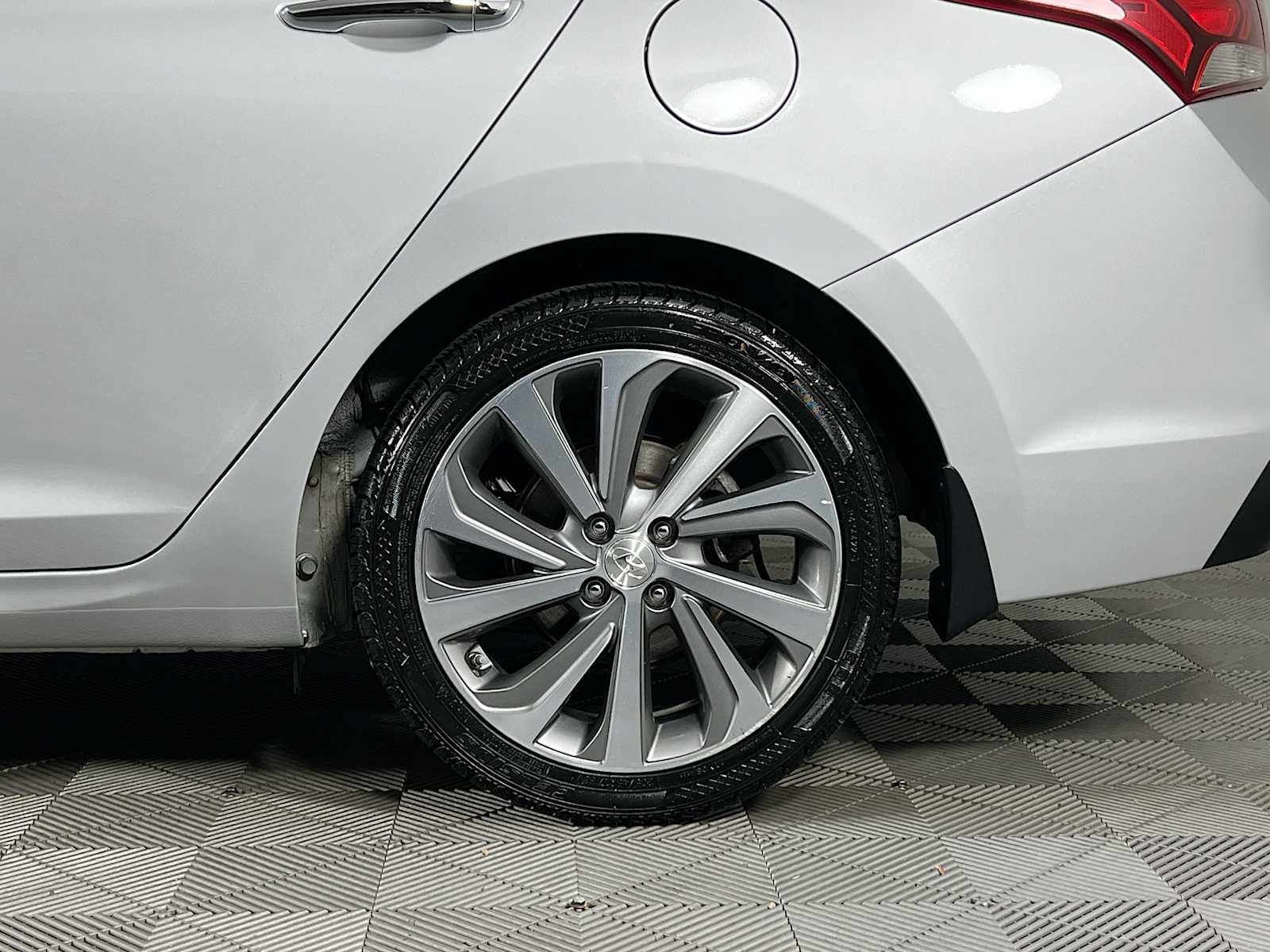 2019 Hyundai Accent Limited - Photo 31