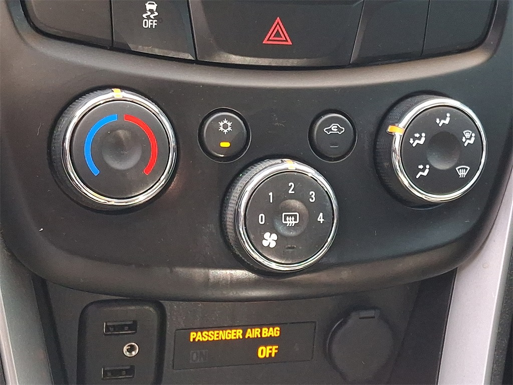 2021 Chevrolet Trax LS - Photo 16