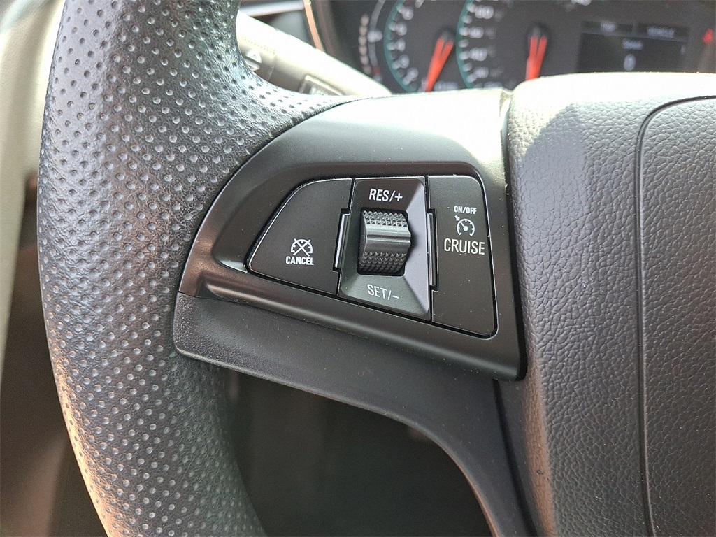 2021 Chevrolet Trax LS - Photo 20
